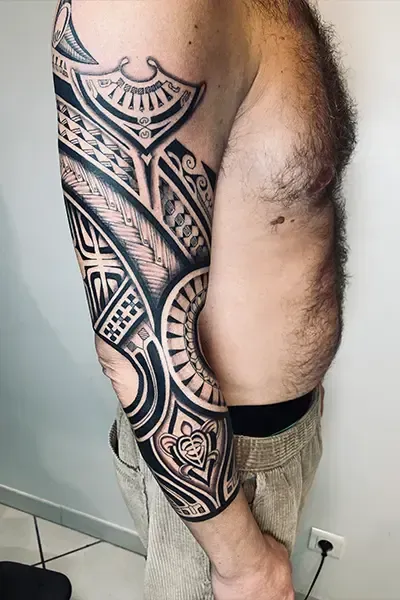 Tatouages-polynesien-moderne-3