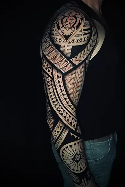 Tatouages-polynesien-moderne-7