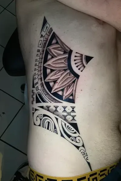 Tatouages-polynesien-moderne-10
