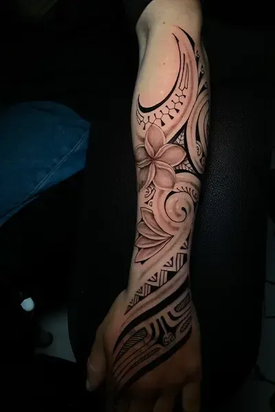Tatouages-polynesien-moderne-12