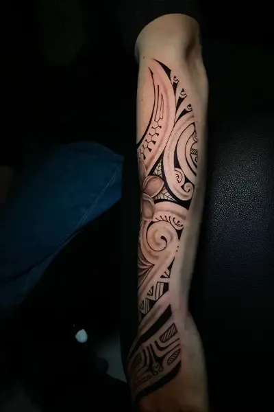 Tatouages-polynesien-moderne-13